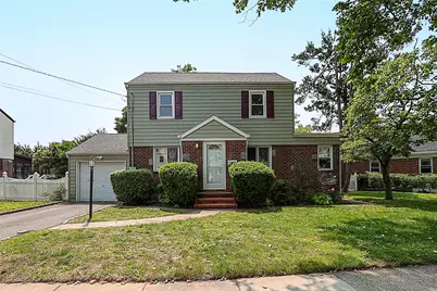 99 Roosevelt Court, Carle Place, NY 11514 - Photo 1