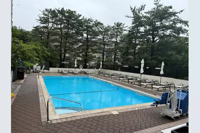 701 Pelham Road #2E, New Rochelle, NY 10805 - Photo 1