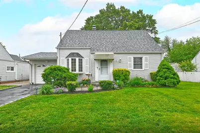 46 Jedwood Place, Valley Stream, NY 11581 - Photo 1