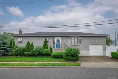 12 Roosevelt Place, Massapequa, NY 11758 - Photo 1