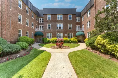 185 Atlantic Avenue #A4, Lynbrook, NY 11563 - Photo 1