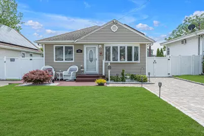 115 W Granada Avenue, Lindenhurst, NY 11757 - Photo 1