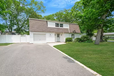 5439 Expressway Drive N, Holtsville, NY 11742 - Photo 1