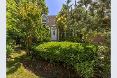 194 Davison Avenue, Lynbrook, NY 11563 - Photo 1