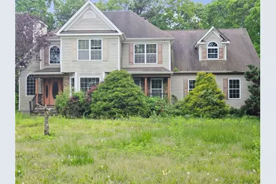 14 Christine Court, Bohemia, NY 11716 - Photo 1