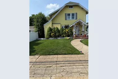 1 Nassau Boulevard, Malverne, NY 11565 - Photo 1