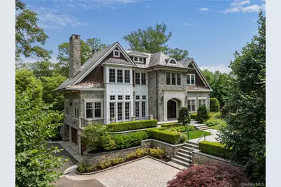 21 The Glenada, Roslyn, NY 11576 - Photo 1