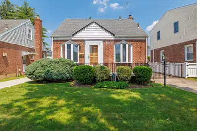 10 Wilton Street, New Hyde Park, NY 11040 - Photo 1