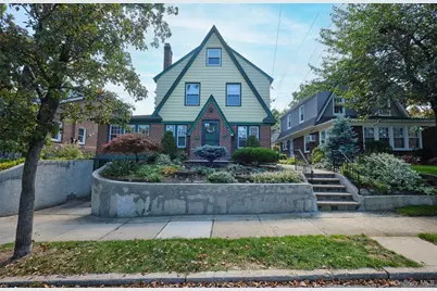 88 Mayfair Avenue, Floral Park, NY 11001 - Photo 1