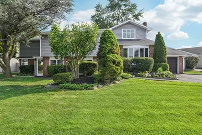 1318 Milanna Lane, Wantagh, NY 11793 - Photo 1