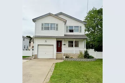 467 Scranton Avenue, Lynbrook, NY 11563 - Photo 1