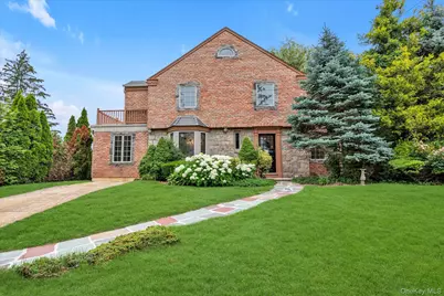 26 Vanderbilt Road, Manhasset, NY 11030 - Photo 1