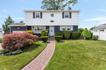 328 Oconnor Road, North Babylon, NY 11703 - Photo 1