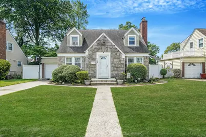 662 Rose Boulevard, Baldwin, NY 11510 - Photo 1
