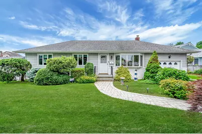 4 Firtree Lane, Huntington Station, NY 11746 - Photo 1