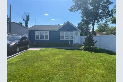19 9th Avenue, Huntington, NY 11746 - Photo 1
