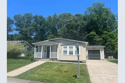 1407 Unit 4 Middle Road #4, Riverhead, NY 11933 - Photo 1