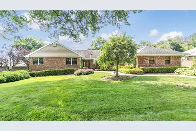 21 Edwards Lane, Glen Cove, NY 11542 - Photo 1