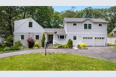 82 Wood Hollow Lane, New Rochelle, NY 10804 - Photo 1