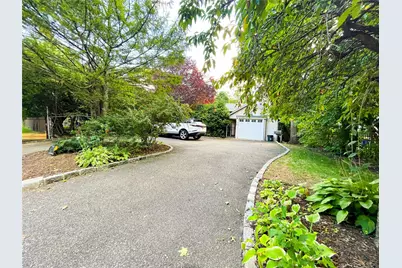 114 Harbor Hill Road, Roslyn Heights, NY 11577 - Photo 1