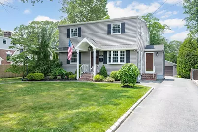 801 Southside Avenue, West Islip, NY 11795 - Photo 1
