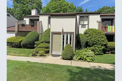 83 Richmond Boulevard #1A, Ronkonkoma, NY 11779 - Photo 1