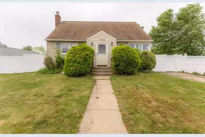 4092 Maywood Drive, Seaford, NY 11783 - Photo 1