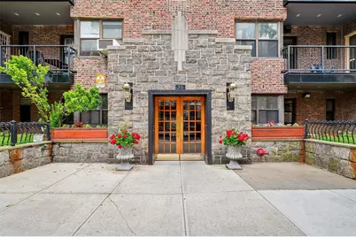 30 Clinton Place #2F, New Rochelle, NY 10801 - Photo 1