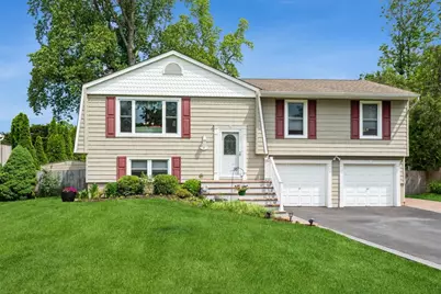 9 Phyllis Court, Kings Park, NY 11754 - Photo 1
