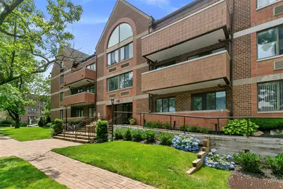 10 Canterbury Road #apt 2g, Great Neck, NY 11021 - Photo 1