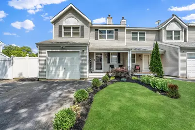 38 Oak Street, Central Islip, NY 11722 - Photo 1