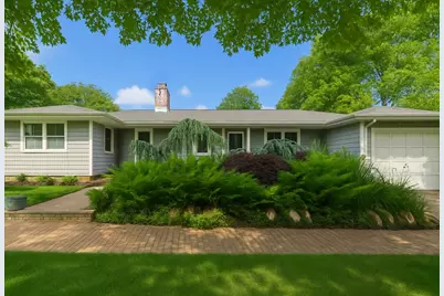 61 Pennsylvania Avenue, Medford, NY 11763 - Photo 1