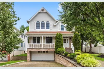 2 Apple Court, Eastchester, NY 10709 - Photo 1