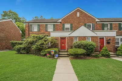 118 Robins Road #118, New Rochelle, NY 10801 - Photo 1