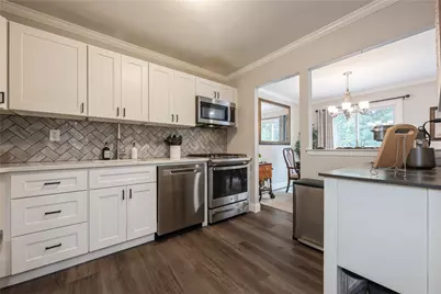 350 Lakeland Avenue #7G, Sayville, NY 11782 - Photo 1