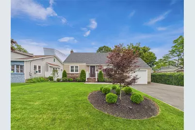 133 3rd Avenue, Huntington Station, NY 11746 - Photo 1