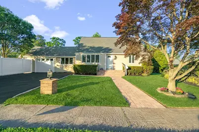493 17th Street, West Babylon, NY 11704 - Photo 1