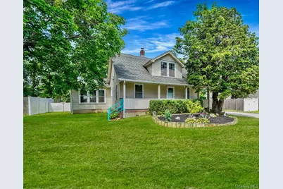 41 Oak Street, Islip, NY 11751 - Photo 1