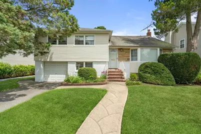 18 Melanie Lane, Syosset, NY 11791 - Photo 1