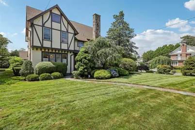 370 Hempstead Avenue, Rockville Centre, NY 11570 - Photo 1