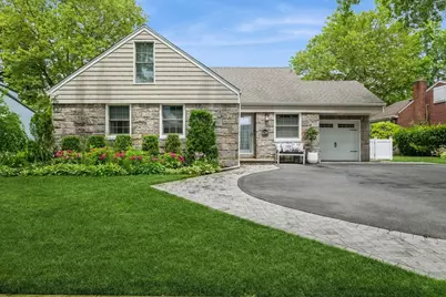 639 Lakeview Avenue, Rockville Centre, NY 11570 - Photo 1