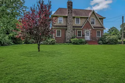 40 Maple Avenue, Bay Shore, NY 11706 - Photo 1