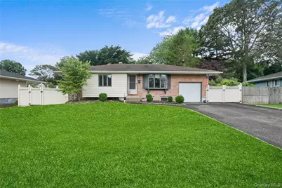 12 Donna Lane, Commack, NY 11725 - Photo 1