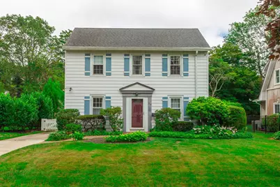 512 Manatuck Boulevard, Brightwaters, NY 11718 - Photo 1