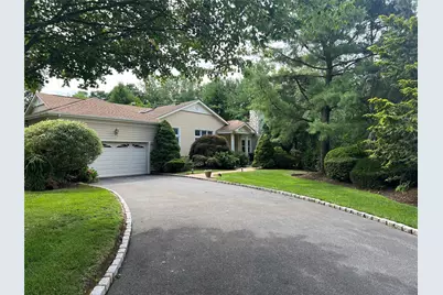 489 Links Drive S, Roslyn, NY 11576 - Photo 1