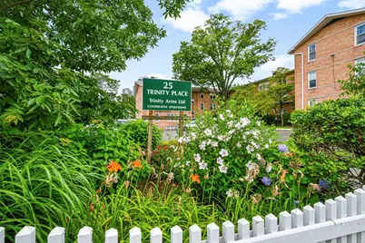 25 Trinity Place #2E, New Rochelle, NY 10805 - Photo 1