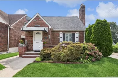 5006 Marathon Parkway, Little Neck, NY 11362 - Photo 1