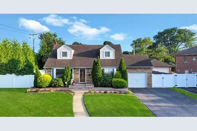 115 Birchwood Park Drive, Syosset, NY 11791 - Photo 1