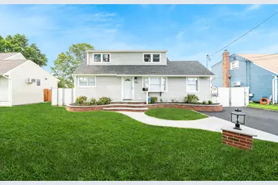 448 37th Street, Lindenhurst, NY 11757 - Photo 1