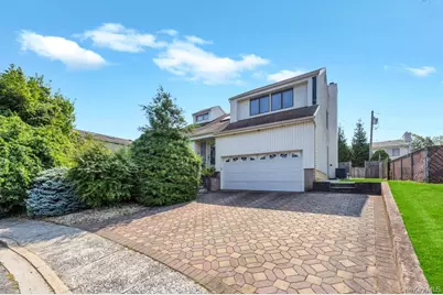 34 Gloria Place, Plainview, NY 11803 - Photo 1